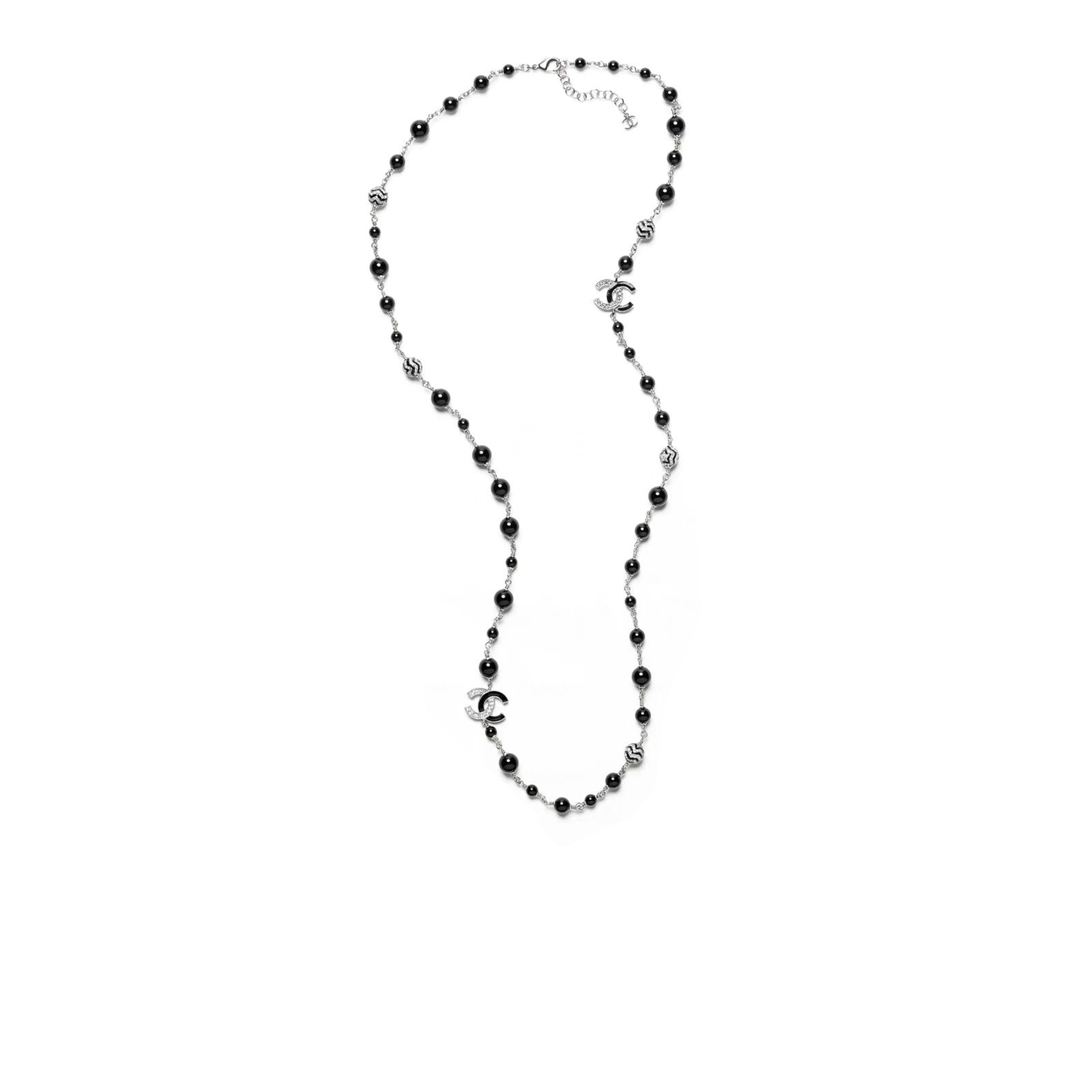 CHANEL BLACK AND WHITE CC LOGO FAUX PEARL LONG NECKLACE J89703